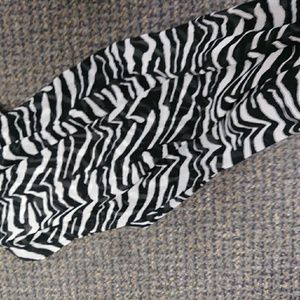 Calvin Klein scarf / vest